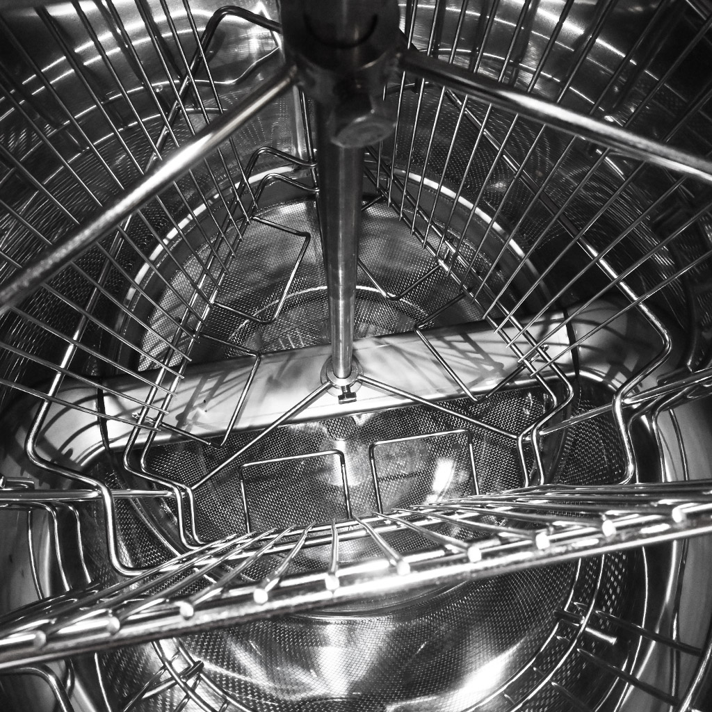 Extractor de miel con tanque Mellarius OptiLine 3 cuadros con motor eléctrico 230V P40