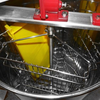 Extractor de miel con tanque Mellarius OptiLine 3 radios manual P40