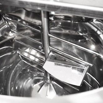 Dispositivo para cremar miel con calentamiento Mellarius MaxiLine 230 V capacidad 100 kg - automático
