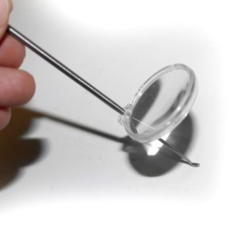Cucharilla de acero inoxidable con lupa